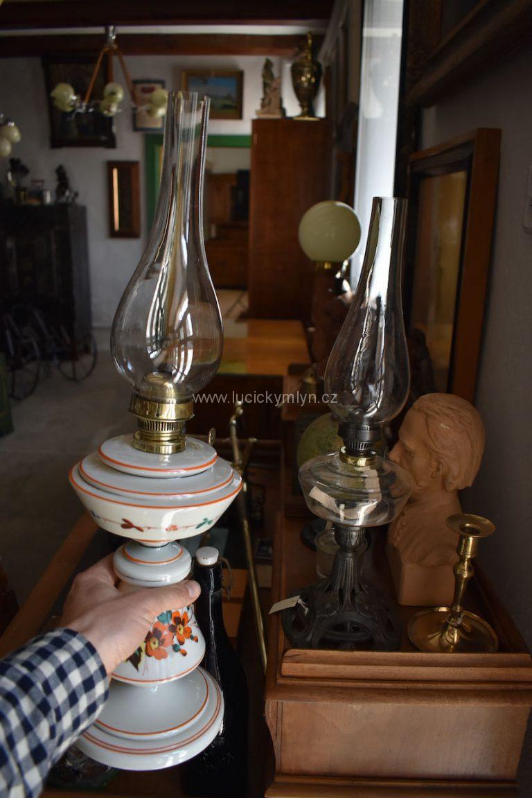 Starožitná petrolejová lampa 1880