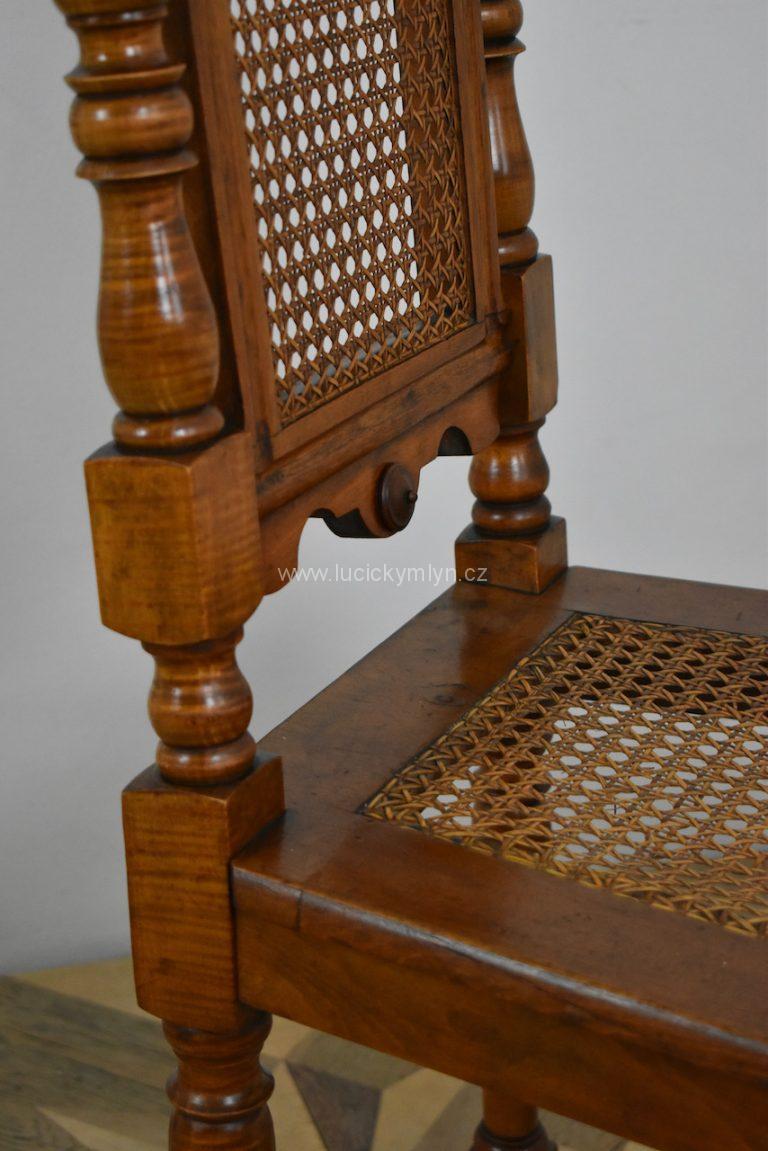 Starožitná ořechová židle