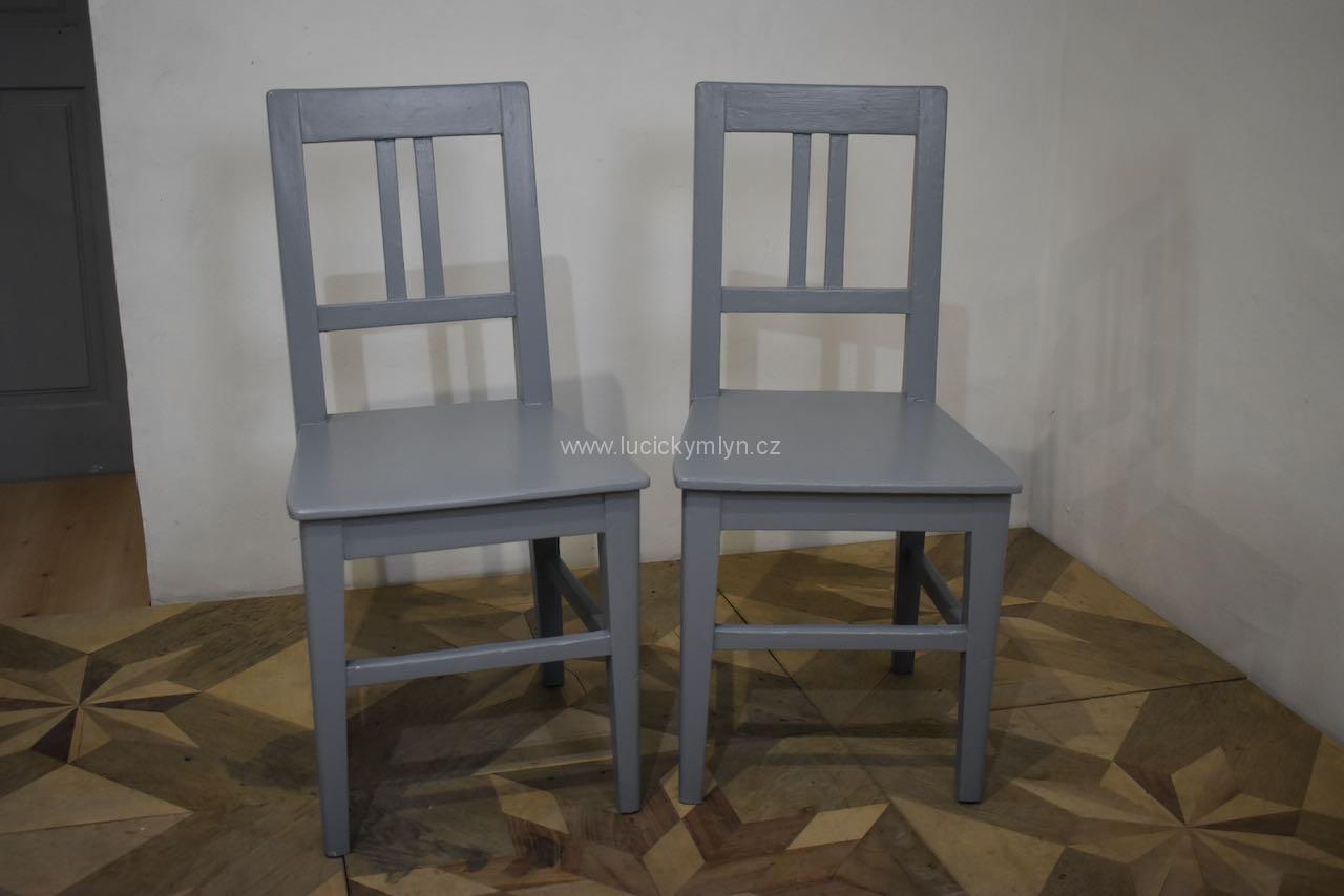 Pevné kuchyňské židle, klasického venkovského typu Pevné kuchyňské židle, klasického venkovského typu
