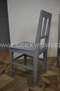 Pevné kuchyňské židle, klasického venkovského typu