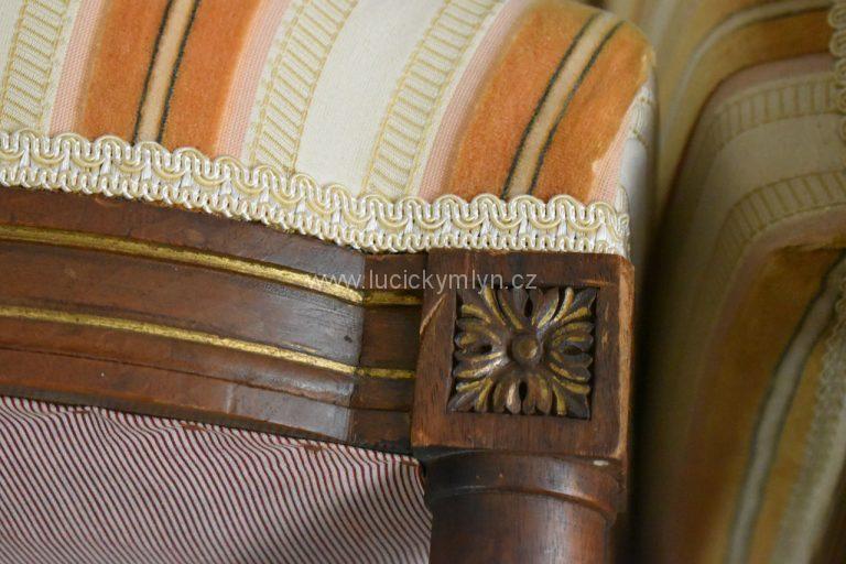 Kvalitní a tvarově ušlechtilé neoklasicistní židle