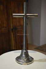 Niklovaný stojací krucifix