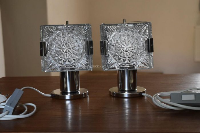 Chromované RETRO lampičky – pár s čtyřbokými stínidly z litých skleněných destiček