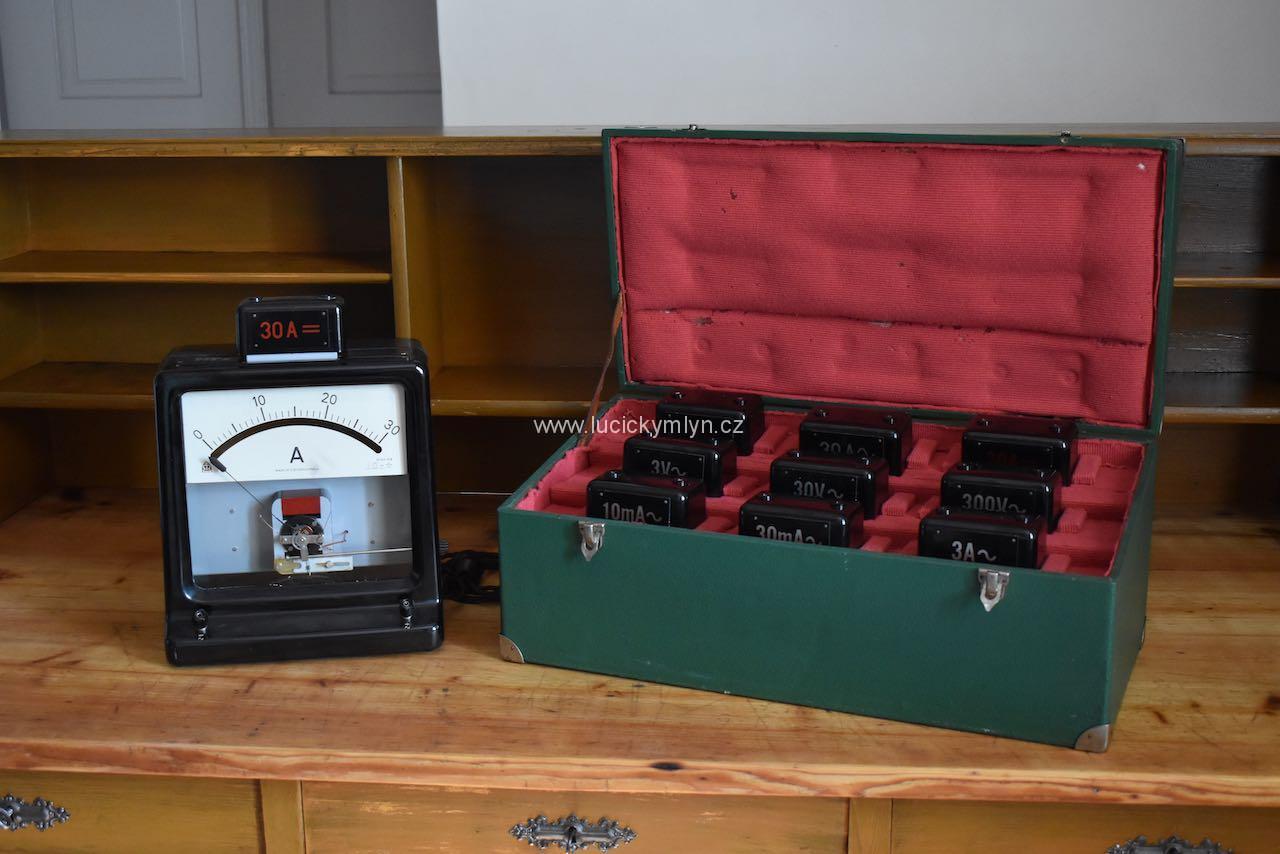 Elektrický měřící přístroj Elektrický měřící přístroj