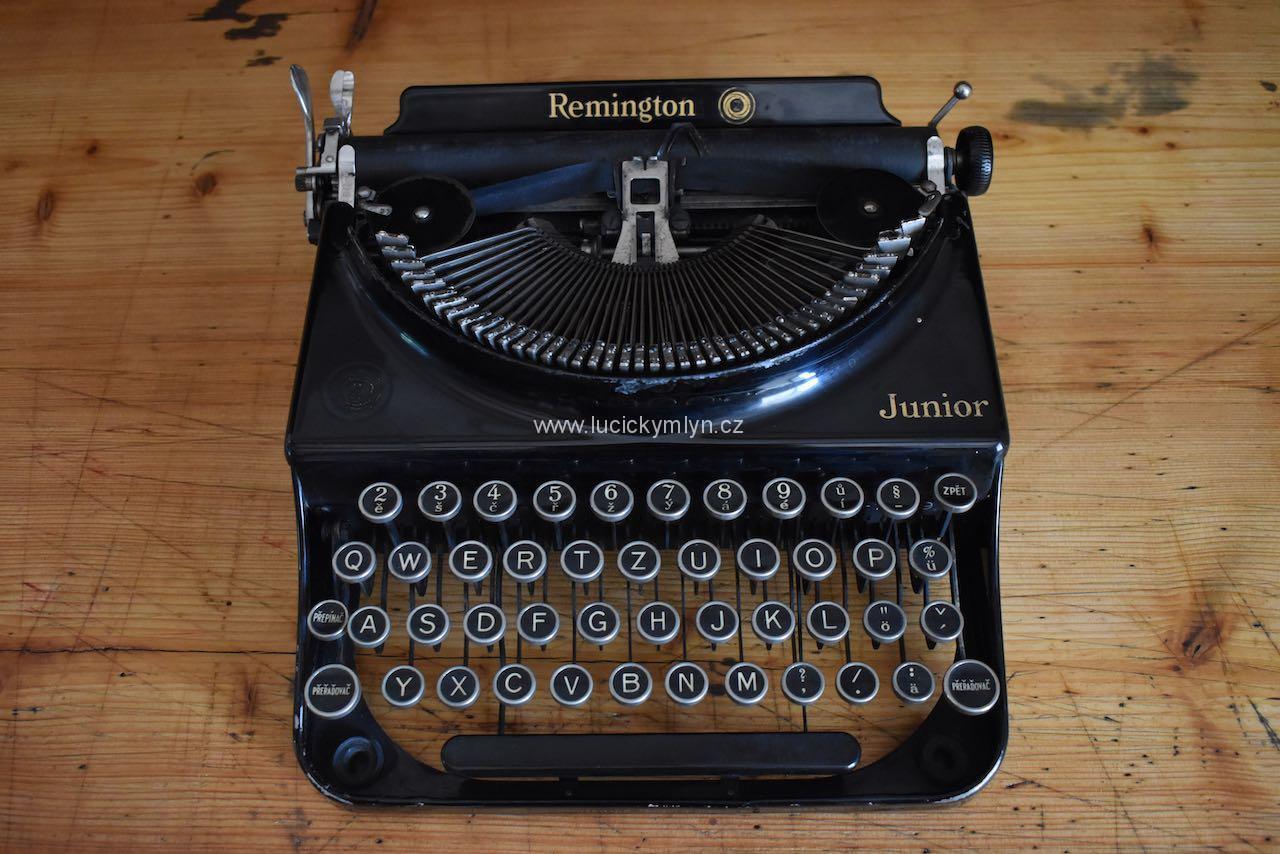 Sběratelsky zajímavý, starožitný psací stroj značky Remington Junior Sběratelsky zajímavý, starožitný psací stroj značky Remington Junior