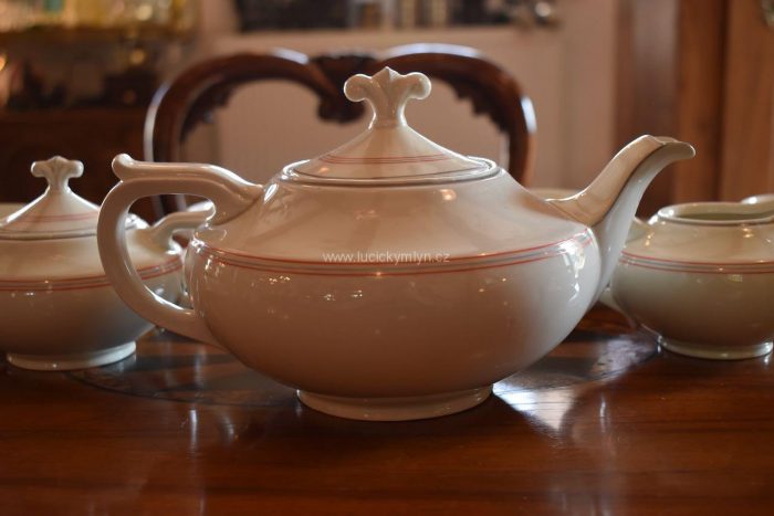Starožitný porcelánový servis na kávu nebo čaj v ušlechtilém stylu Art-deco