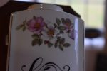 Závěsný porcelánový kávomlýnek zn. PORKERT s ovocnými květy