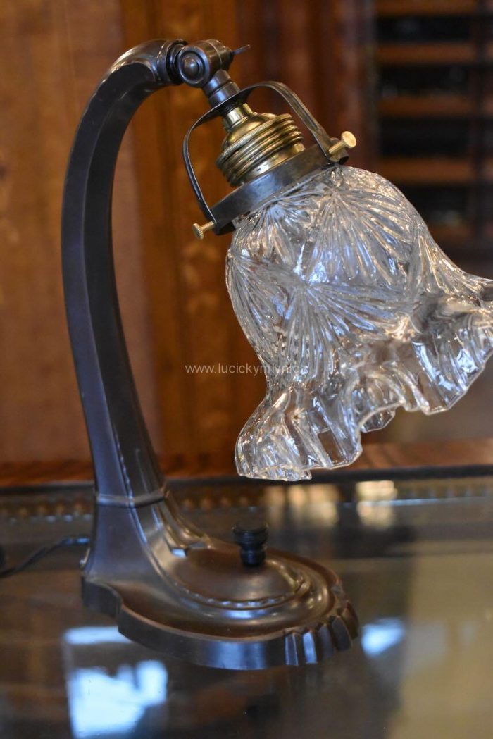 Krásná starožitná secesní lampička z měděné slitiny