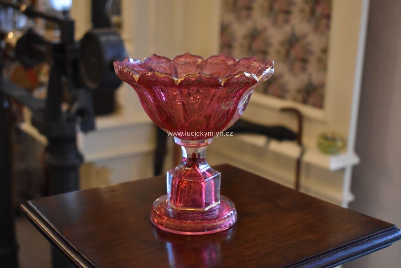 Luxusní starožitný nástolec Luxusní starožitný nástolec