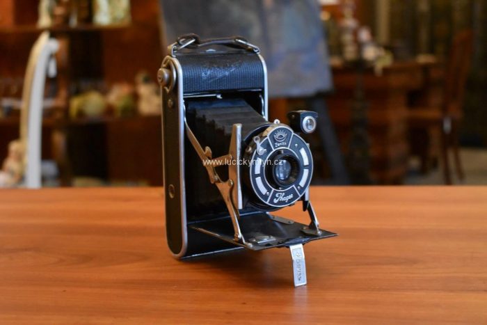 Starožitný fotoaparát Zenith Ihagee