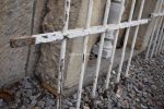 Větší starožitné ocelové mříže