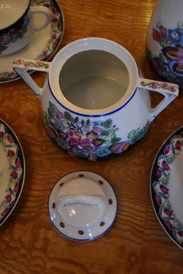 Porcelánová souprava na čaj nebo kávu