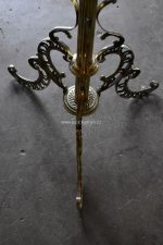 Starožitná stojanová lampa z leštěné mosazi