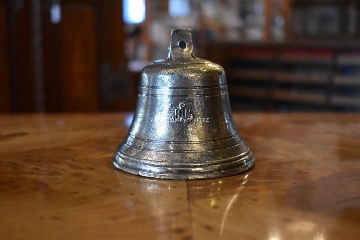 Starožitný zvoneček