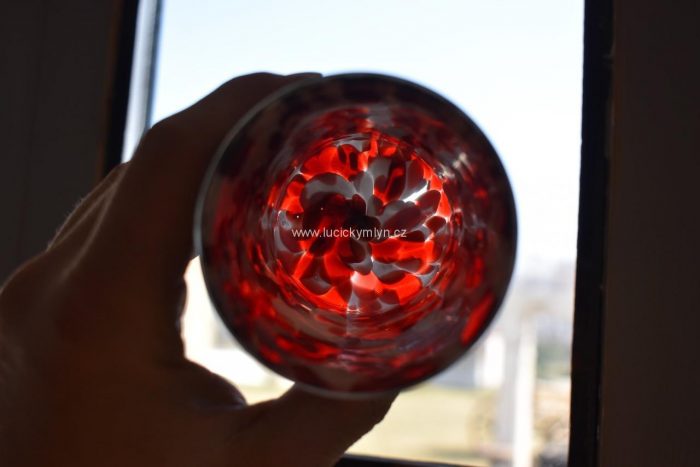 Starožitné sklenice z brokového skla
