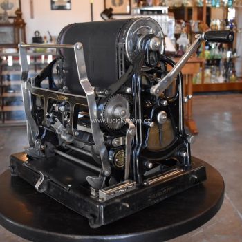 Starožitný kopírovací stroj