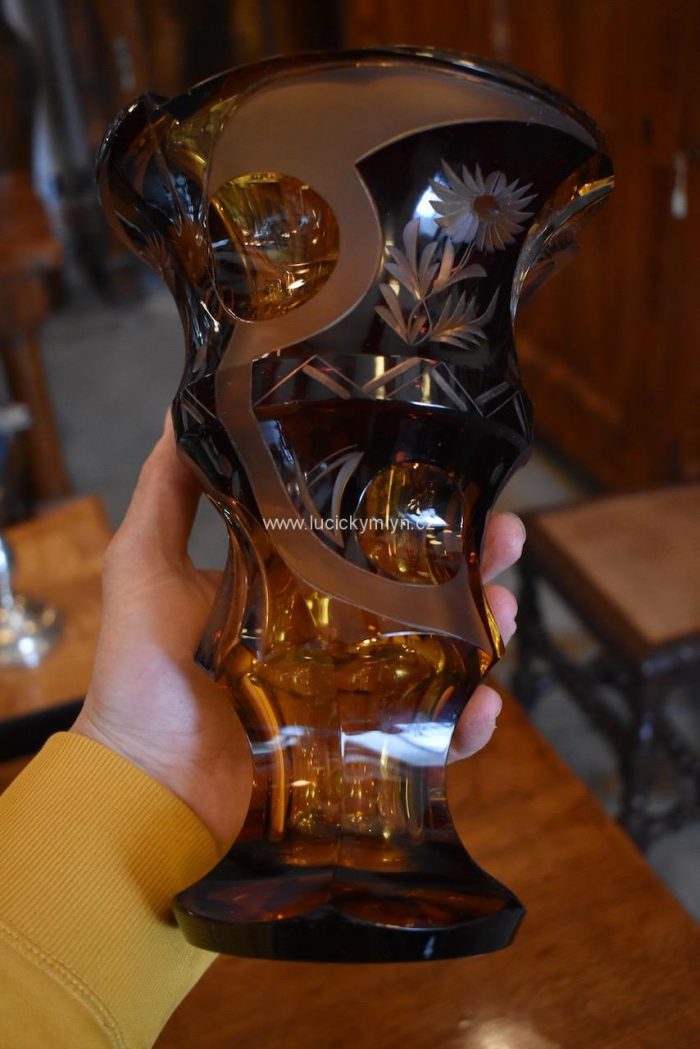 Luxusní navrhovaná hluboce broušená modernistická váza ART-DECO