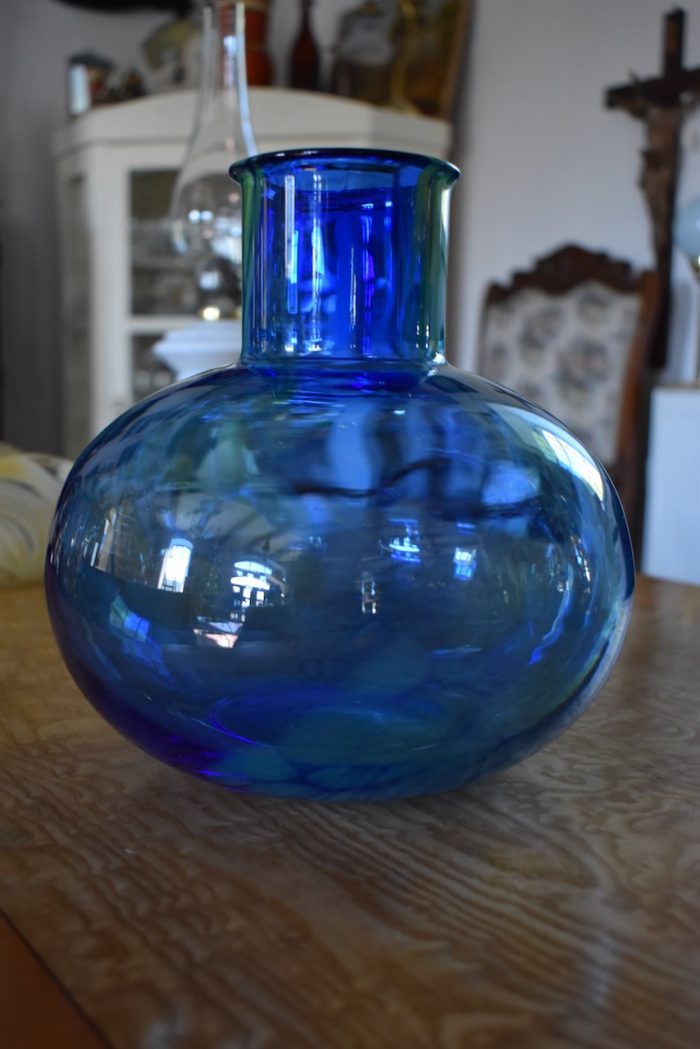 Modernistická foukaná váza