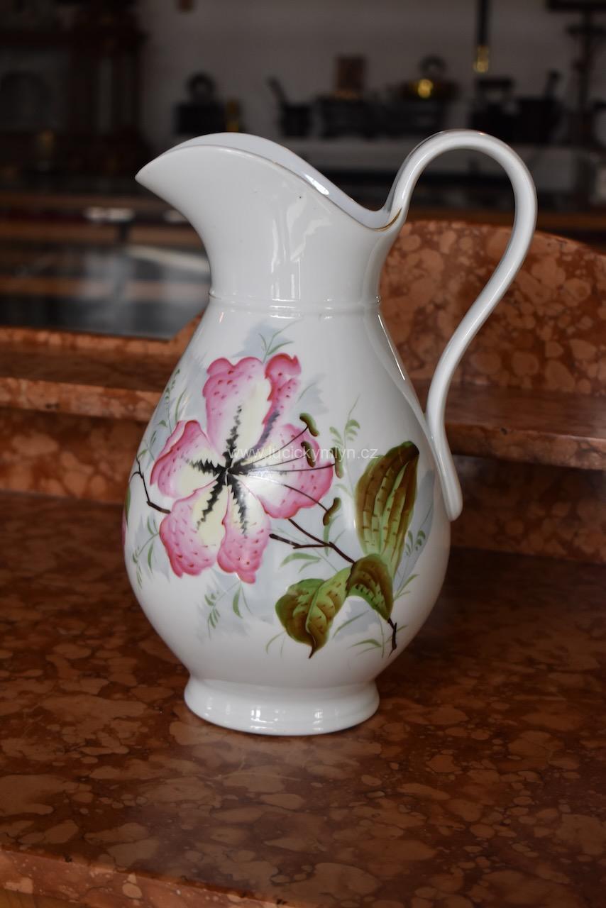 Starožitný porcelánový džbán Starožitný porcelánový džbán