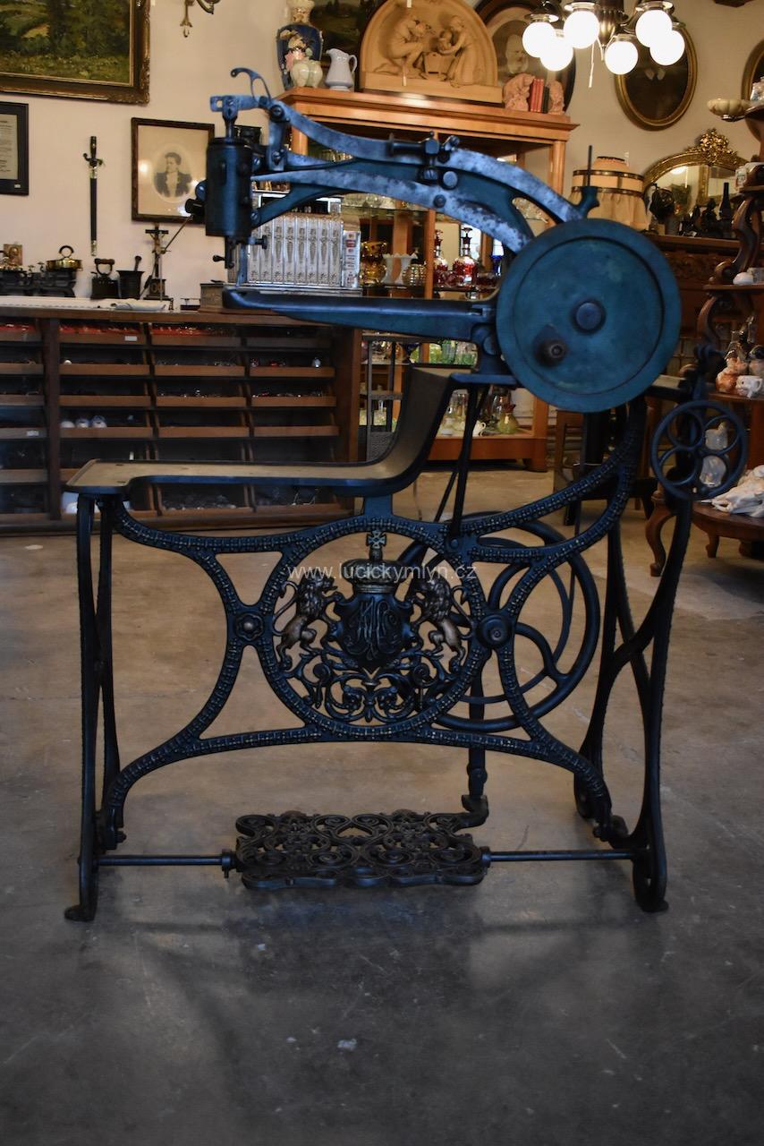 Starožitný ševcovský šicí stroj na kůži Starožitný ševcovský šicí stroj na kůži