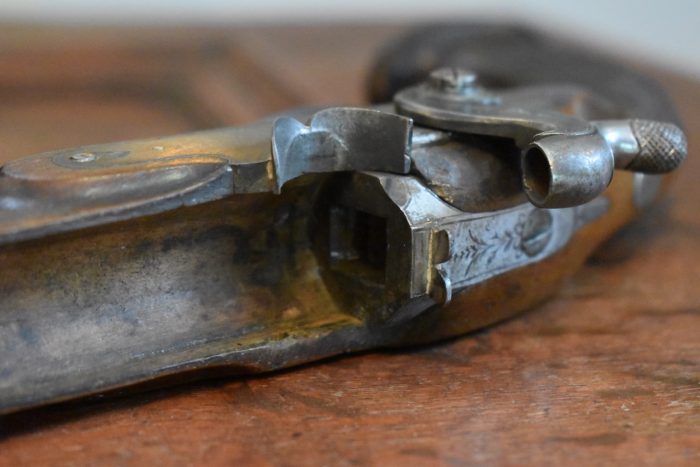 Originální a funkční starožitná pistole s perkusním zámkem