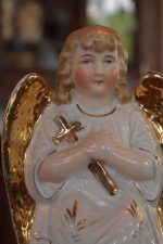 Starožitná porcelánová soška andílka