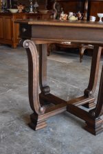Starožitný šachový stolek