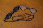 Starožitné brýle typu lorňon