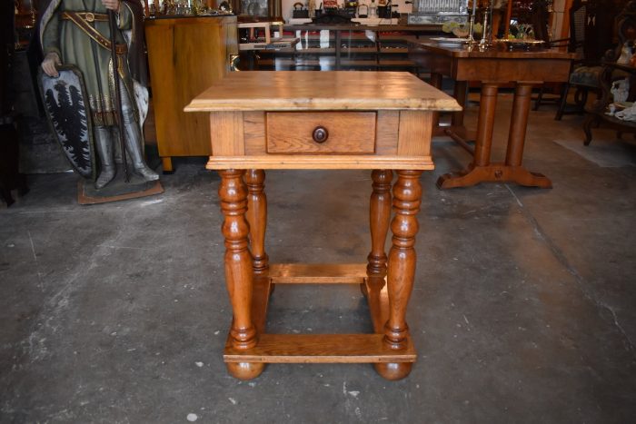 Starožitný barokní stolek