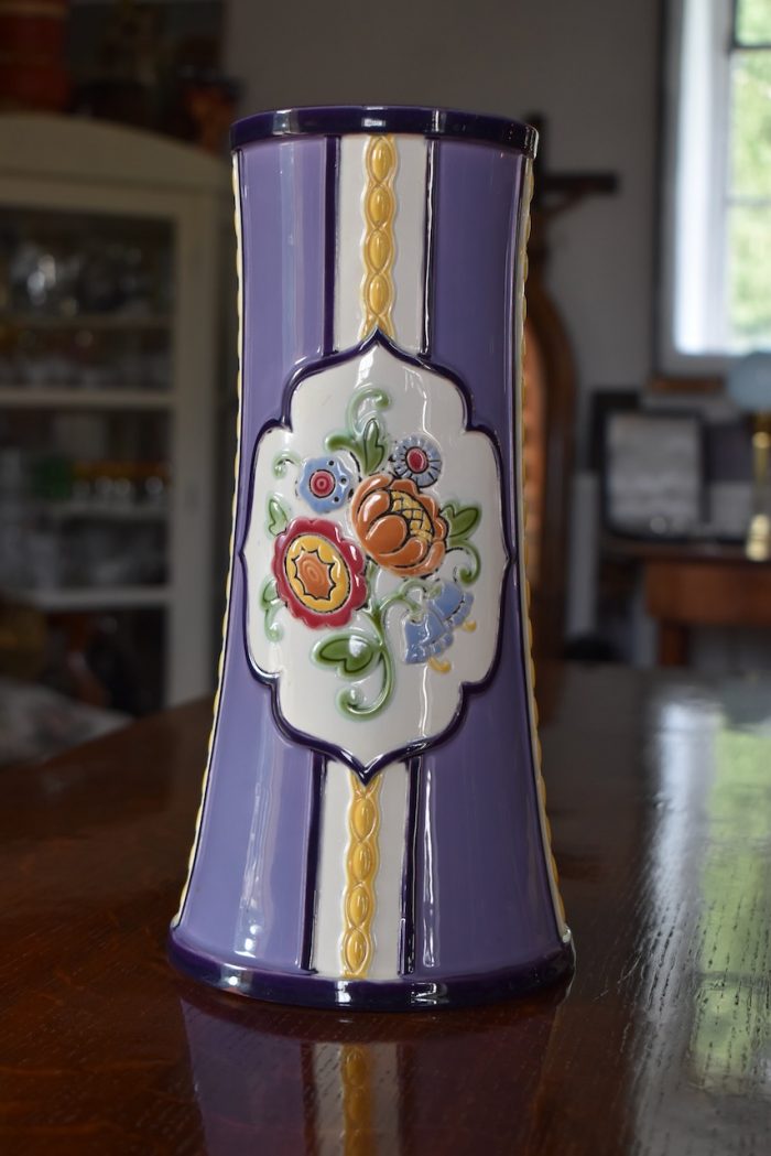 Starožitná váza z období vrcholné secese