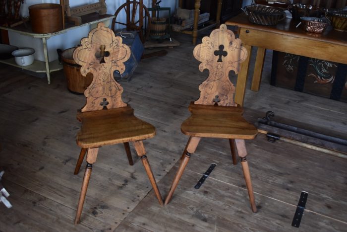 Starožitné ořechové židle