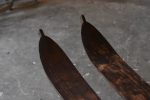Starožitné lyže z masivního jasanového dřeva