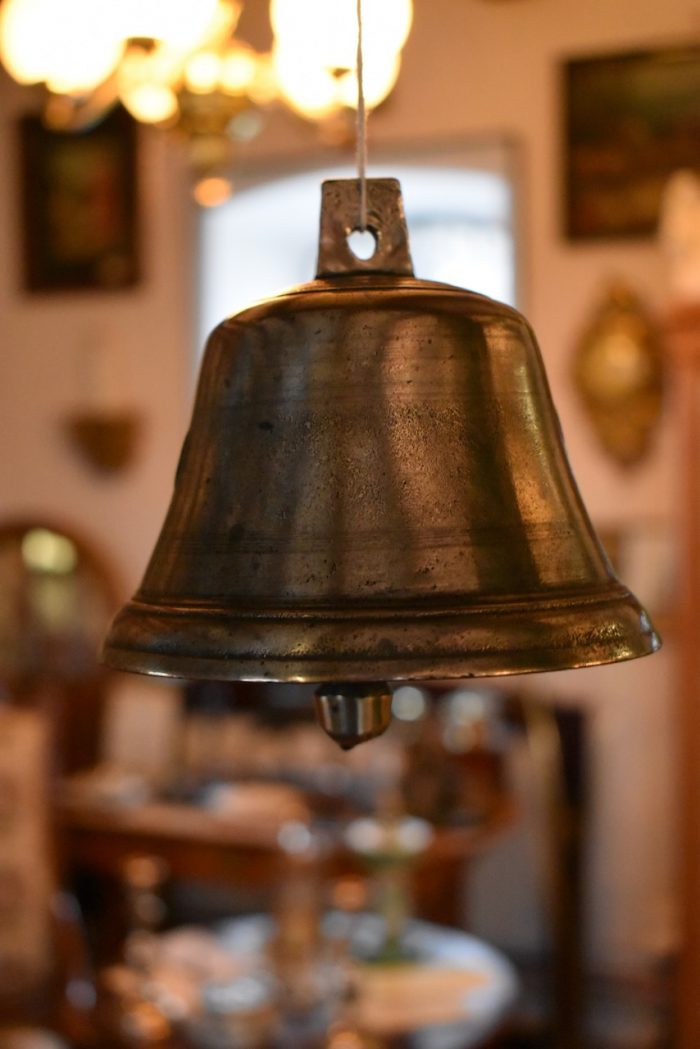 Starožitný venkovský zvonek