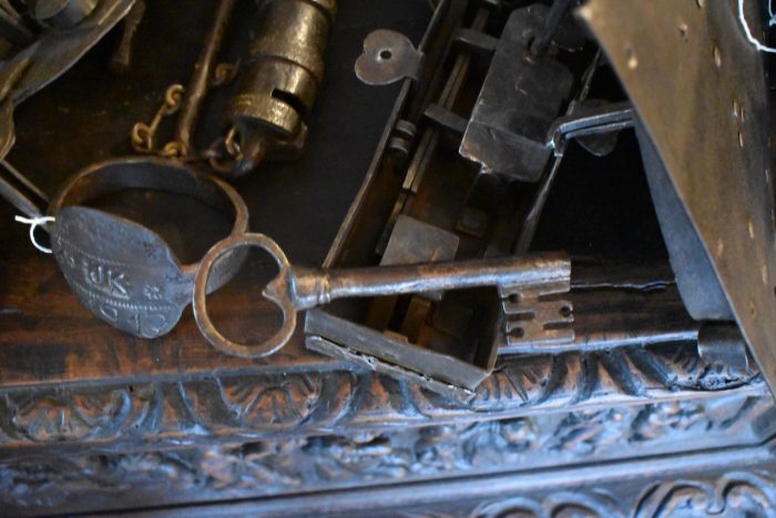 Veliký starožitný klíč ze 16. či 17. stol.