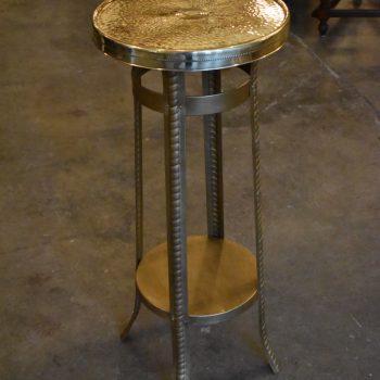 Vyšší starožitný stolek ve stylu ART-DECO