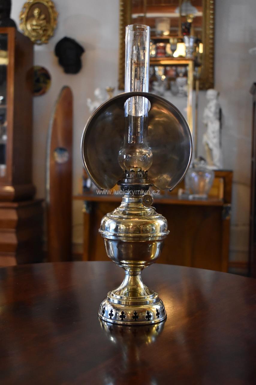 Starožitná petrolejová lampa Starožitná petrolejová lampa