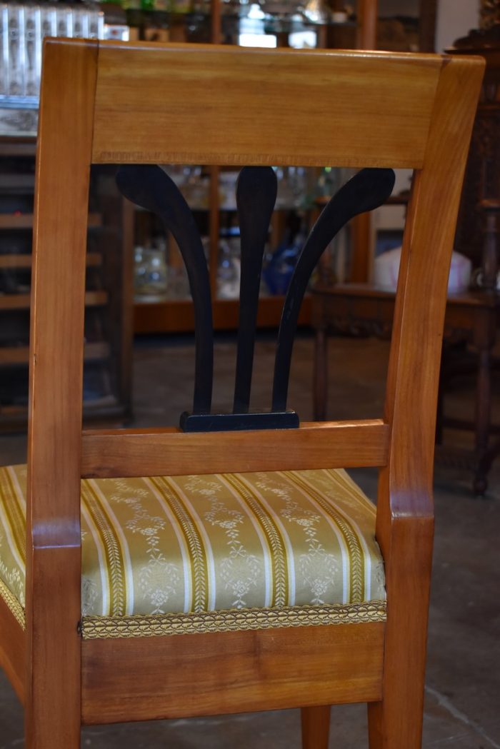 Starožitné stylově ušlechtilé židle z období okolo 1825