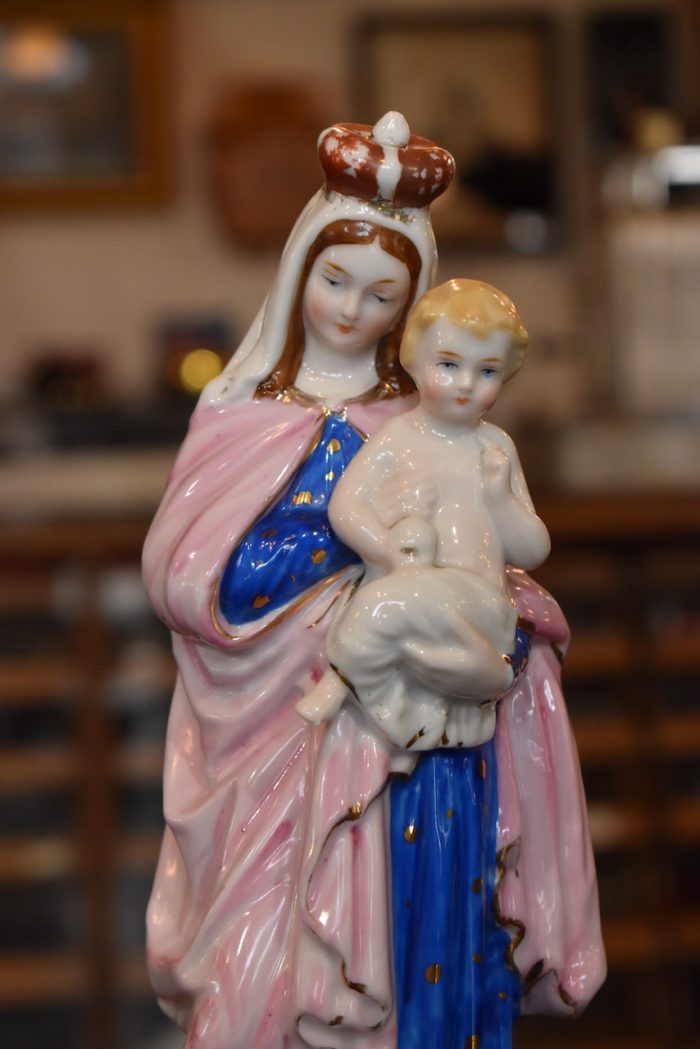 Starožitná soška panny Marie s Ježíškem