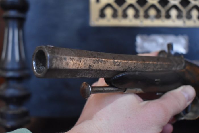 Originální starožitná pistole s perkusním zámkem