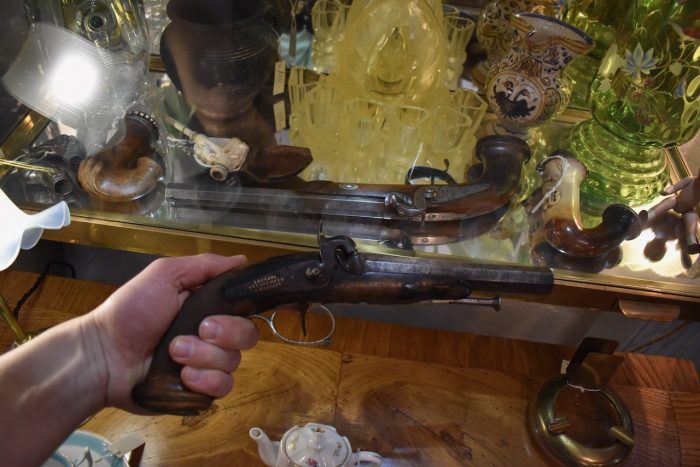 Originální starožitná pistole s perkusním zámkem