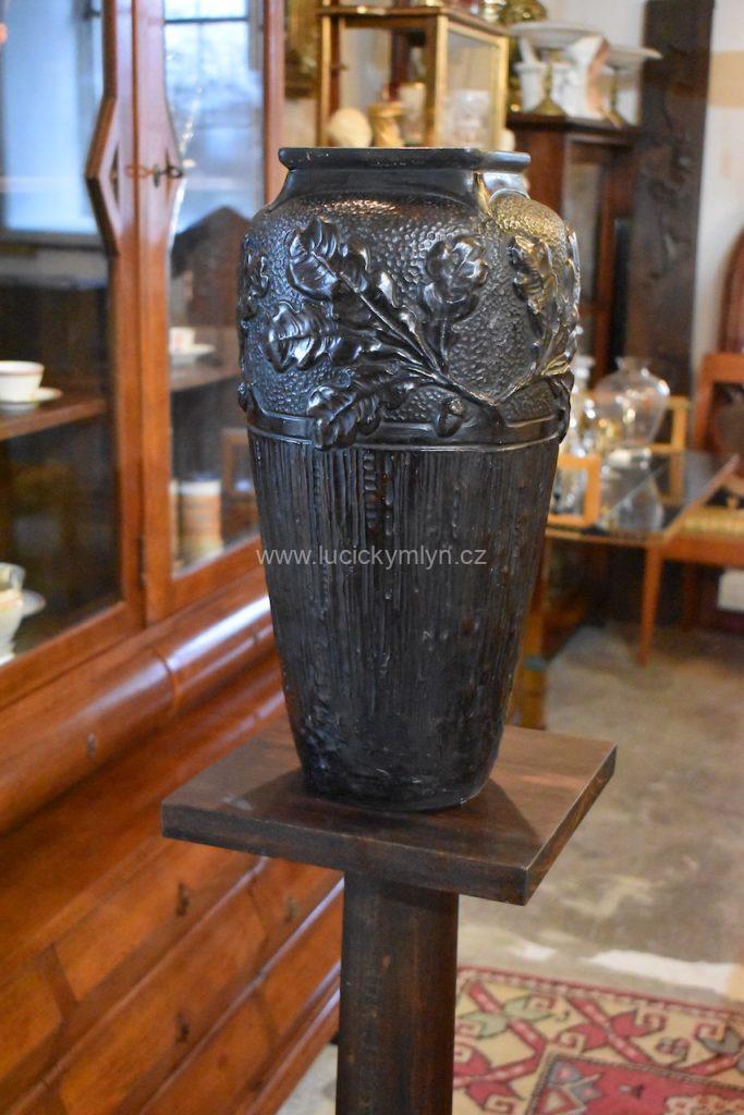 Nenápadná starožitná váza zn. J.M.
