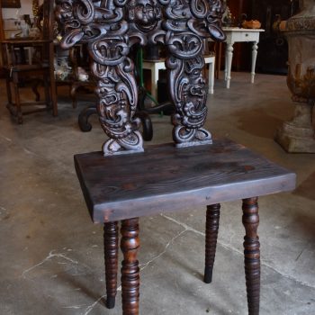 Vzácná starožitná židle v honosném stylu Italské renesance