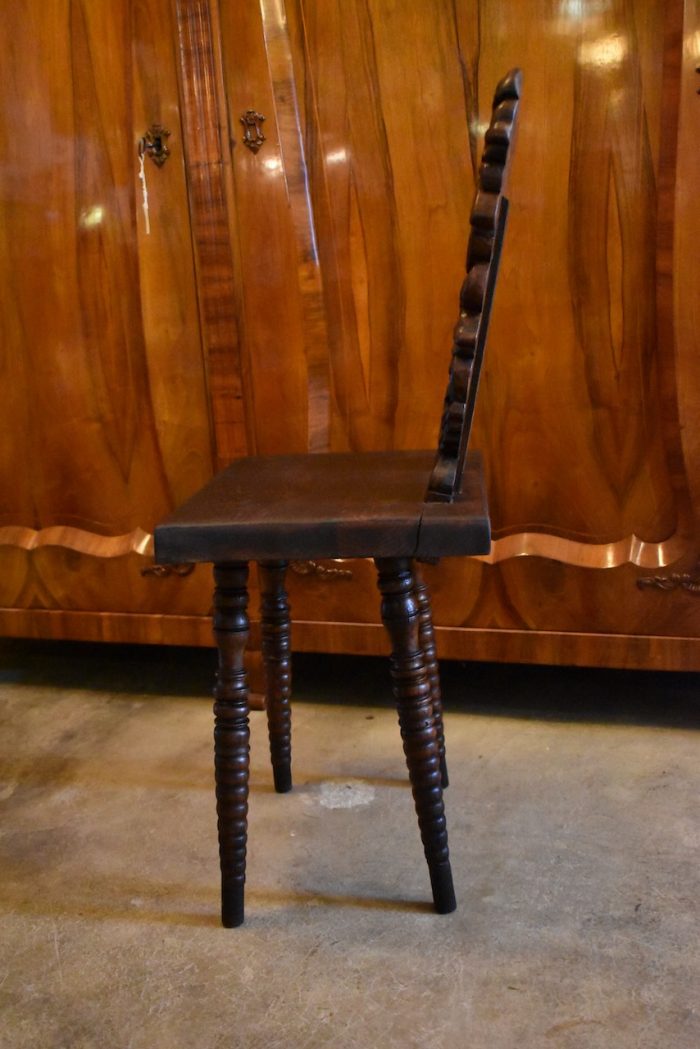 Vzácná starožitná židle v honosném stylu Italské renesance