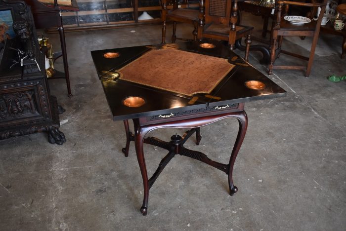 Starožitný karetní stolek