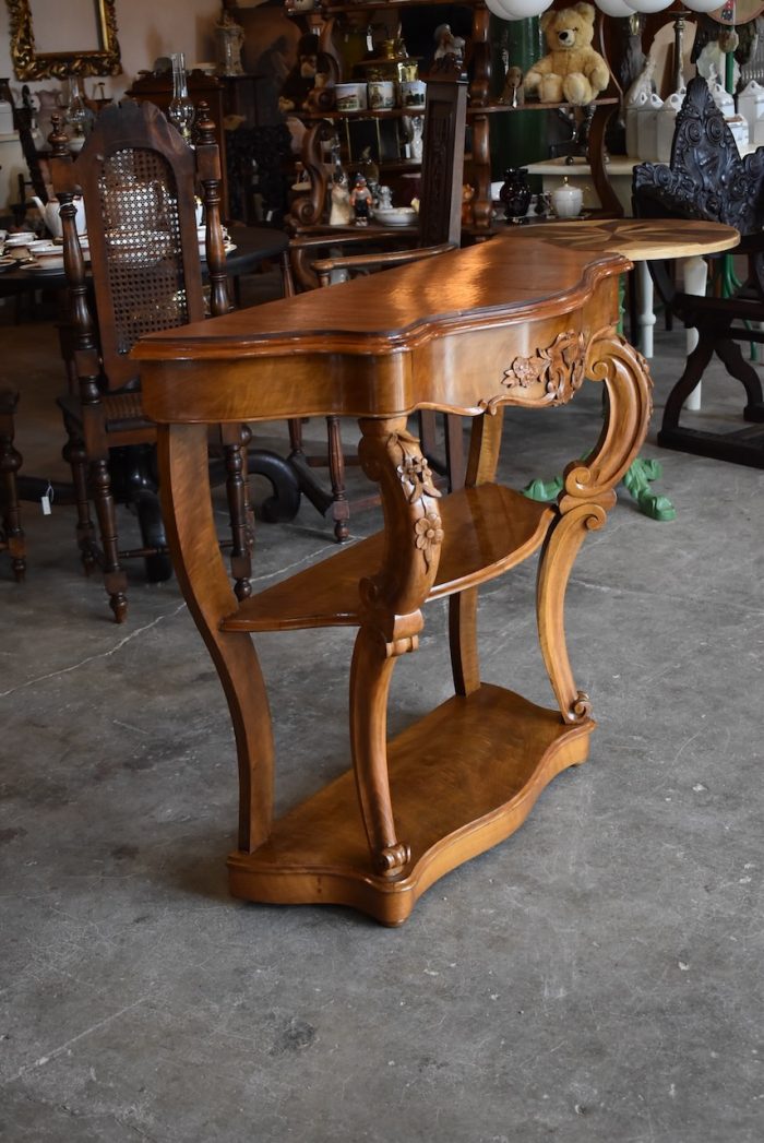 Starožitný konzolový stolek