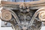 Starožitná korintská hlavice - originální ozdobný fasádní dílec