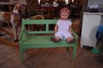 Krásná starožitná dětská lavička