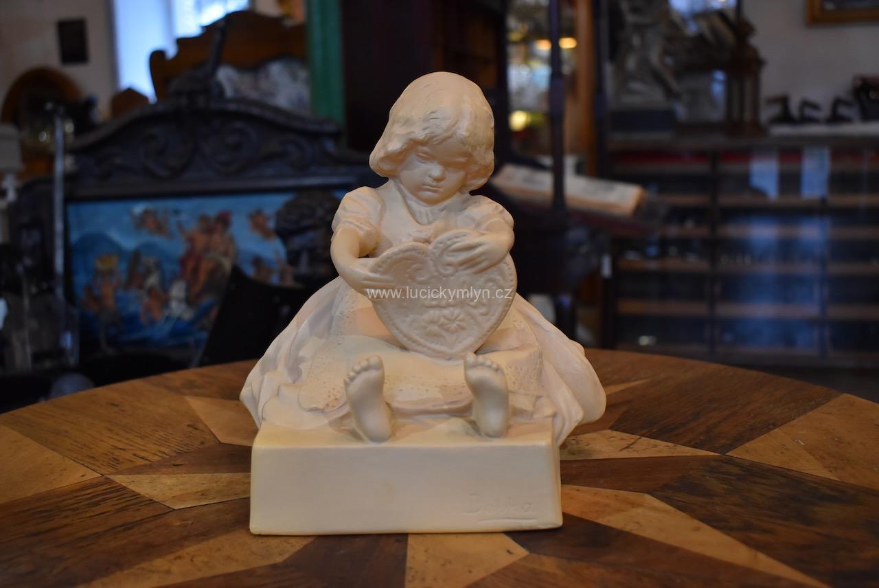Starožitná soška značeno BABKA Starožitná soška značeno BABKA