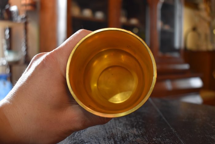 Starožitný hyalitový pohár z Buquoyské sklárny