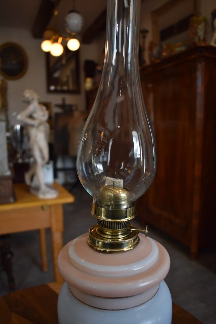 Starožitná vídeňská petrolejová lampa